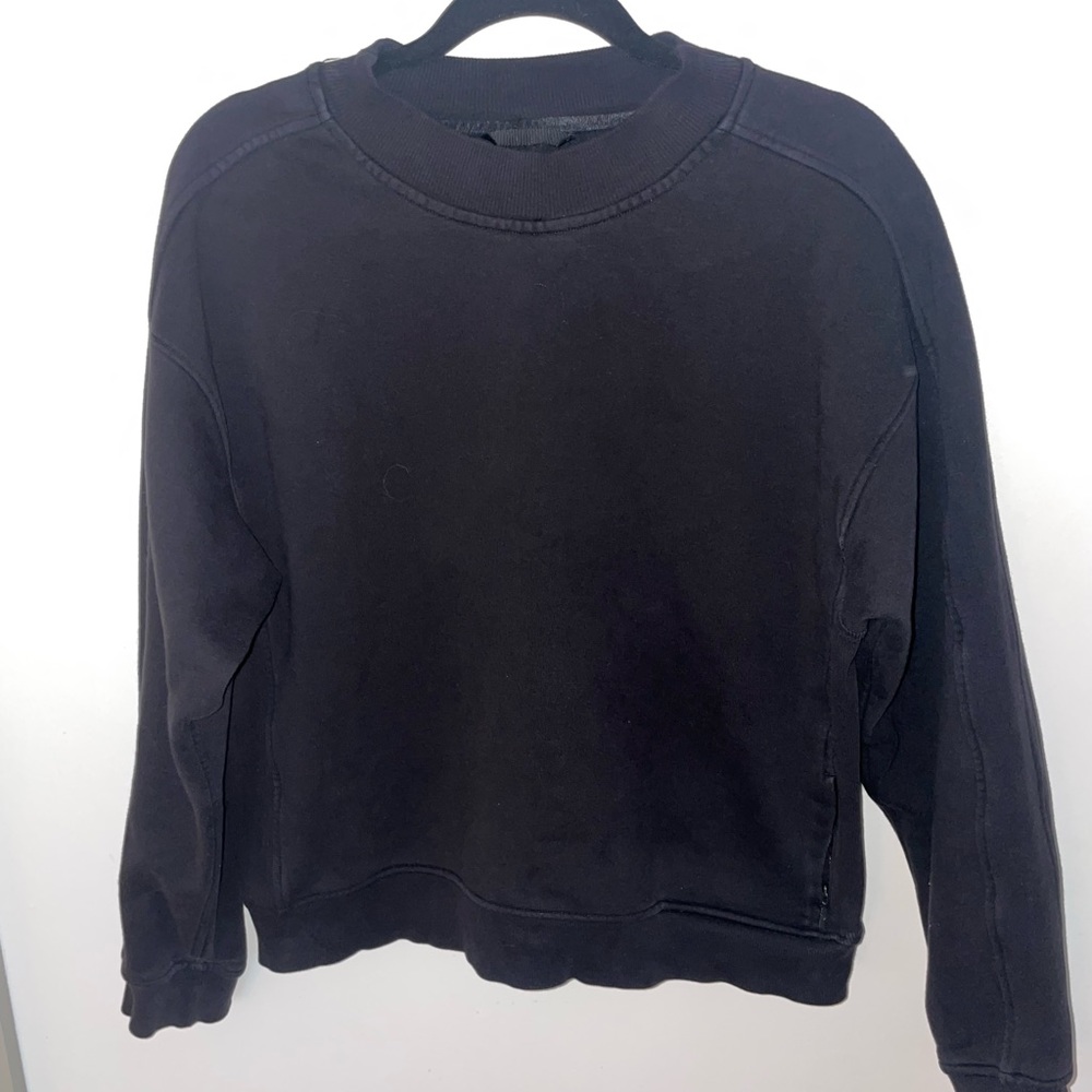 Lululemon black crewneck